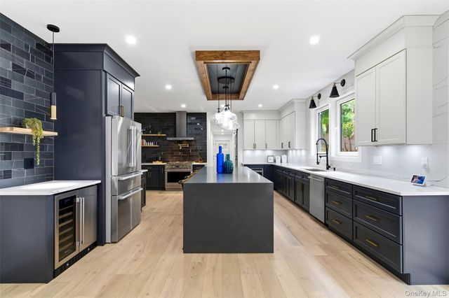 2 Overlook Drive, Mount Sinai, NY 11766