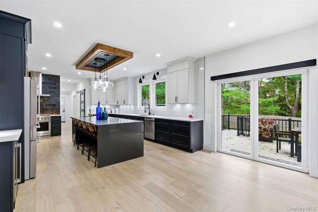 2 Overlook Drive, Mount Sinai, NY 11766