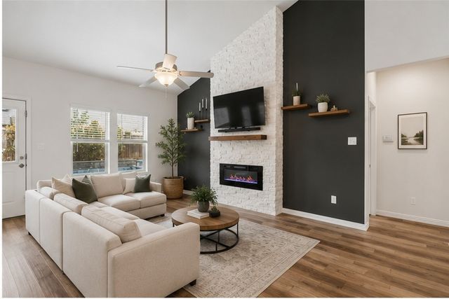 10105 Lakemont Drive, Fort Worth, TX 76131