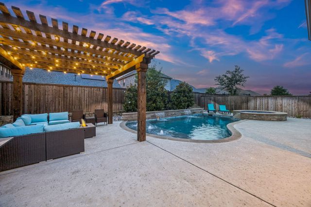 10105 Lakemont Drive, Fort Worth, TX 76131