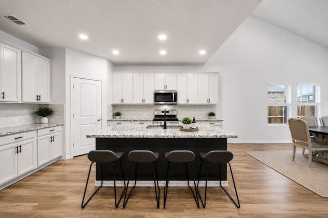 10105 Lakemont Drive, Fort Worth, TX 76131