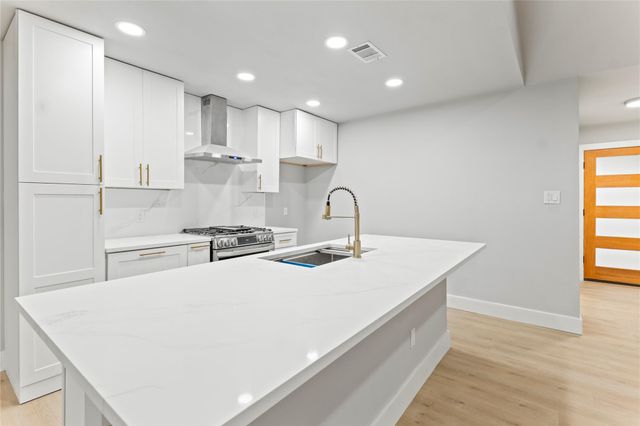 3907 Carmel DR, Austin, TX 78721