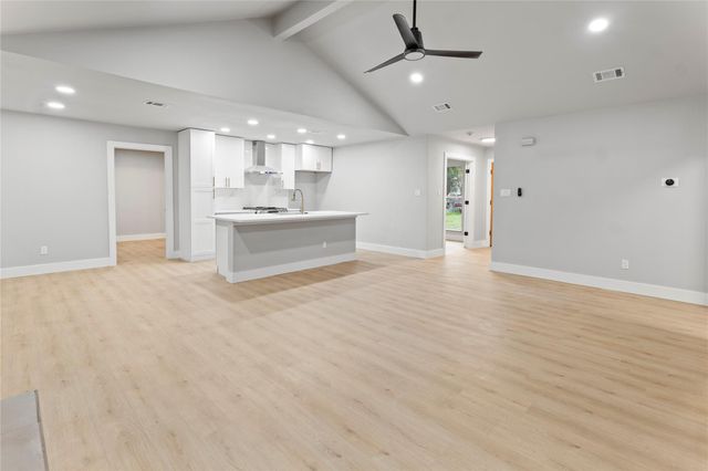 3907 Carmel DR, Austin, TX 78721