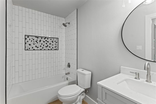 3907 Carmel DR, Austin, TX 78721