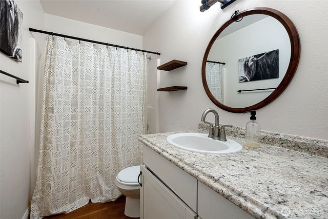 17511 Scenic Shores Court SE, Yelm, WA 98597