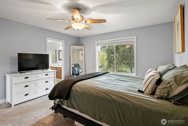 17511 Scenic Shores Court SE, Yelm, WA 98597