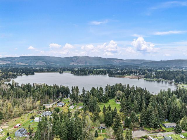17511 Scenic Shores Court SE, Yelm, WA 98597