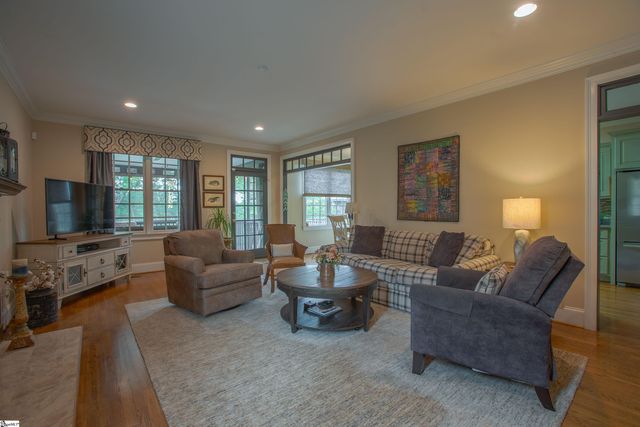 321 W Earle Street, Greenville, SC 29609