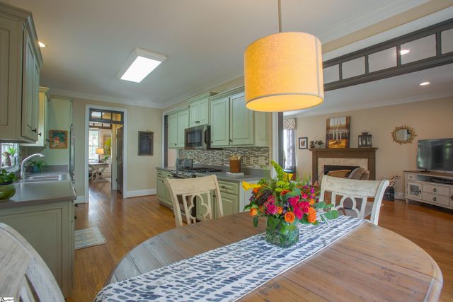 321 W Earle Street, Greenville, SC 29609