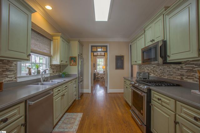 321 W Earle Street, Greenville, SC 29609