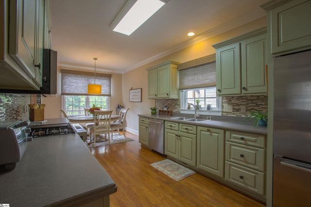 321 W Earle Street, Greenville, SC 29609