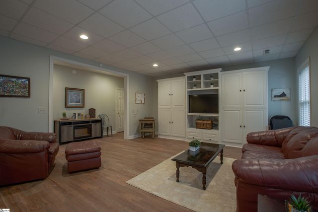 321 W Earle Street, Greenville, SC 29609