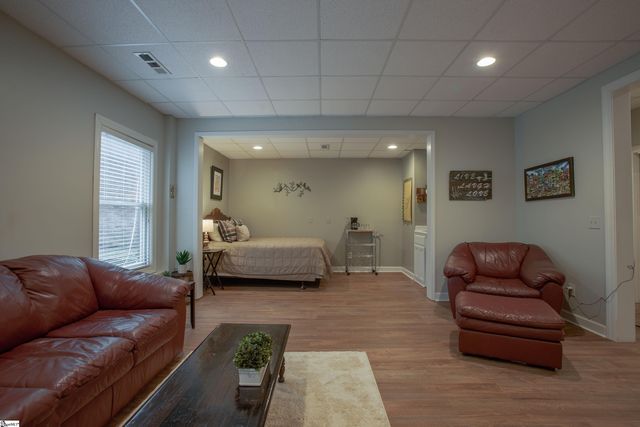 321 W Earle Street, Greenville, SC 29609