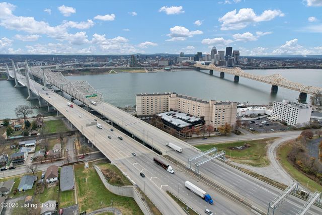 1 Riverpointe Plaza 701, Jeffersonville, IN 47130