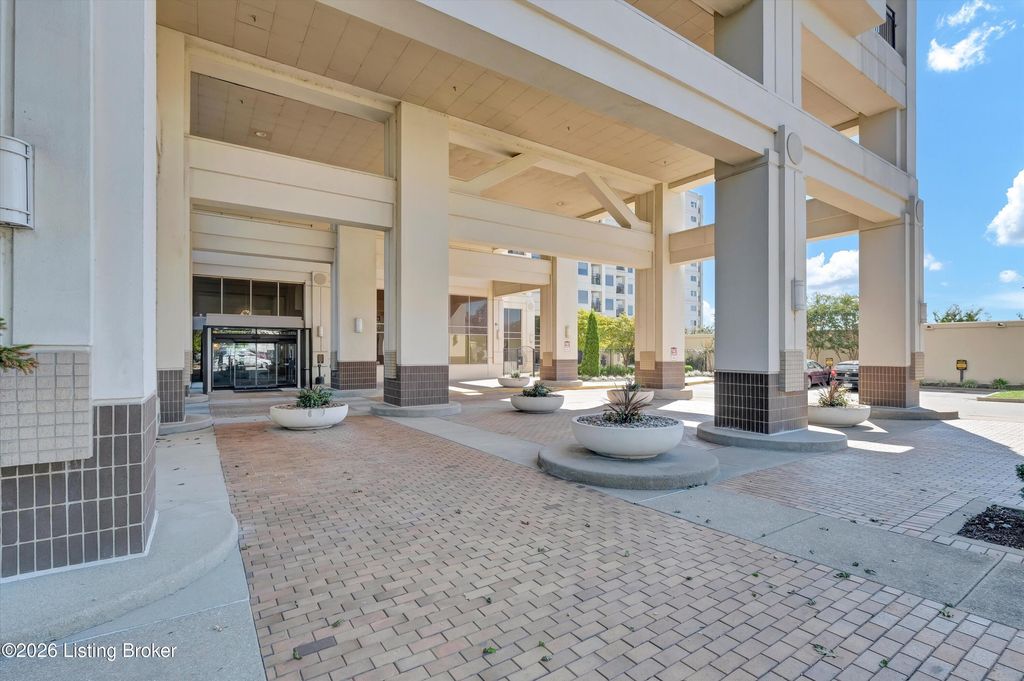 1 Riverpointe Plaza 701, Jeffersonville, IN 47130