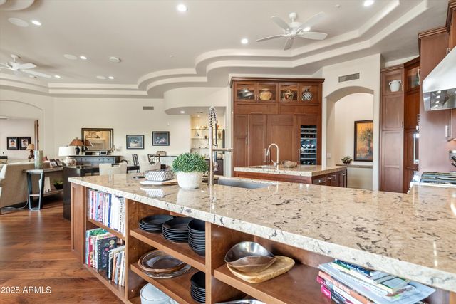 8300 E DIXILETA Drive 304, Scottsdale, AZ 85266