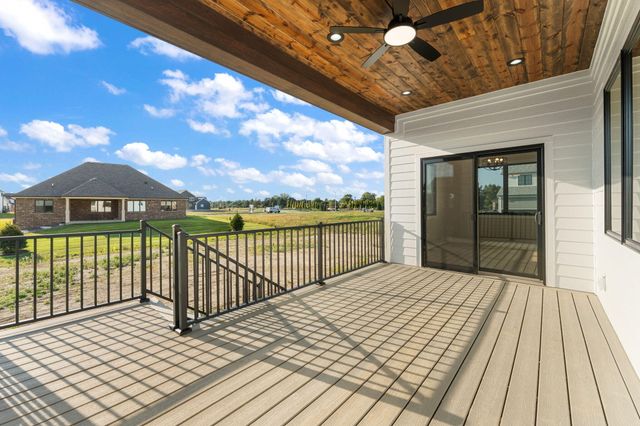 9701 Sweetspire Avenue, St. John, IN 46373
