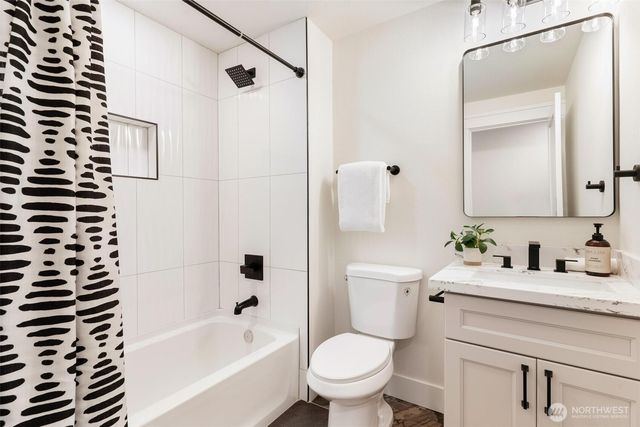 1413 S 275th Place, Des Moines, WA 98198