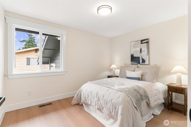 1413 S 275th Place, Des Moines, WA 98198