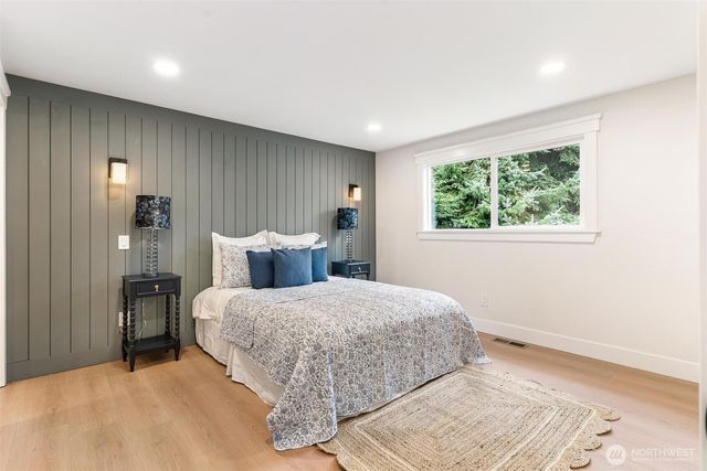 1413 S 275th Place, Des Moines, WA 98198