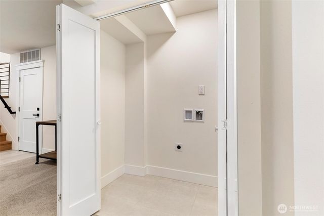 1413 S 275th Place, Des Moines, WA 98198