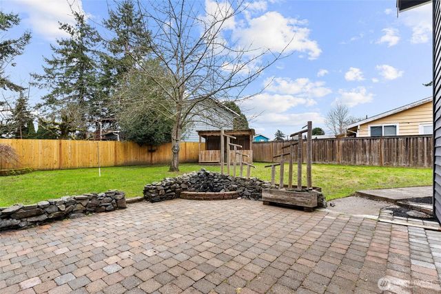 1413 S 275th Place, Des Moines, WA 98198