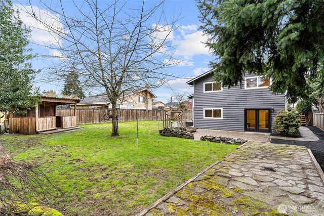 1413 S 275th Place, Des Moines, WA 98198