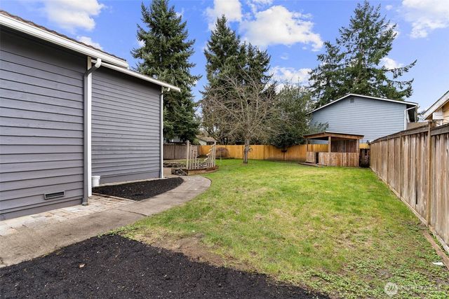 1413 S 275th Place, Des Moines, WA 98198