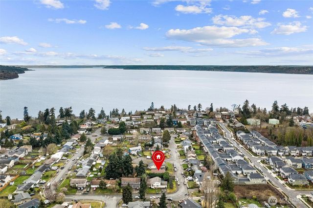 1413 S 275th Place, Des Moines, WA 98198