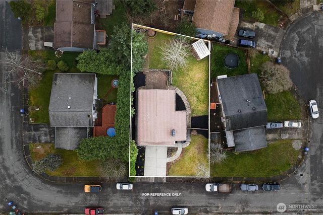 1413 S 275th Place, Des Moines, WA 98198