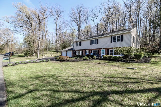 5 Bayberry Drive, Brookfield, CT 06804