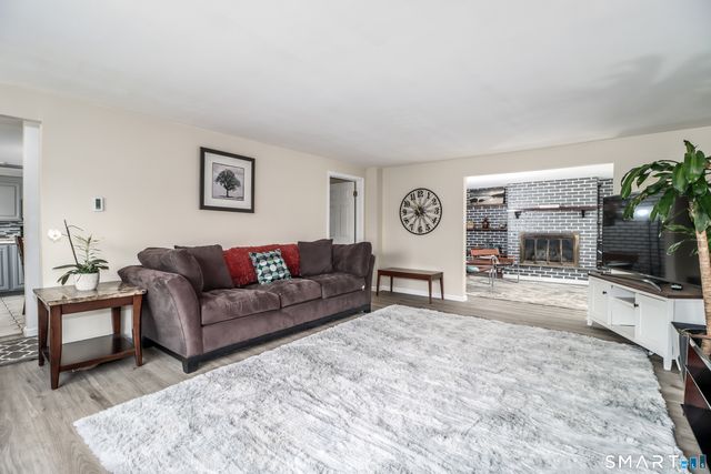 5 Bayberry Drive, Brookfield, CT 06804