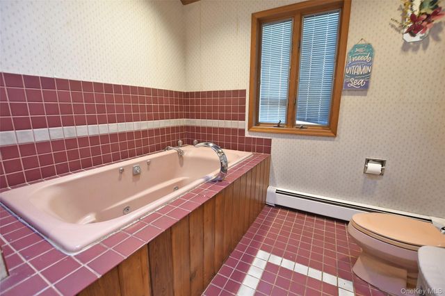 7 Maple Road, Middle Island, NY 11953