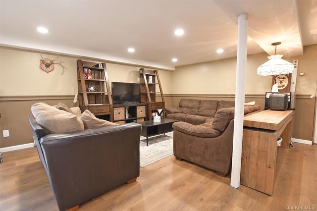 7 Maple Road, Middle Island, NY 11953