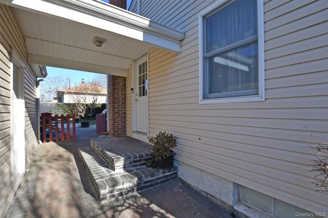 7 Maple Road, Middle Island, NY 11953