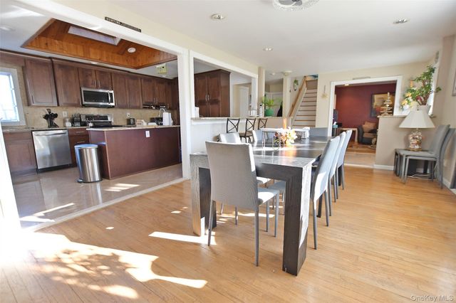 7 Maple Road, Middle Island, NY 11953