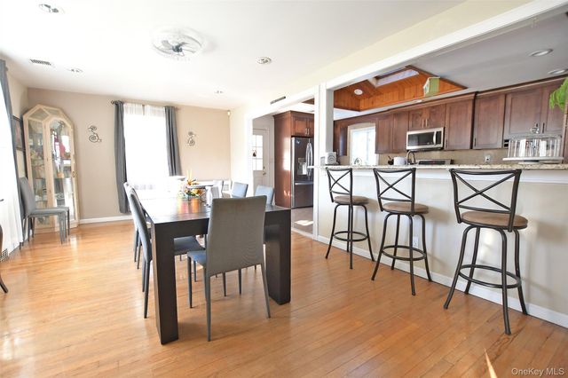 7 Maple Road, Middle Island, NY 11953