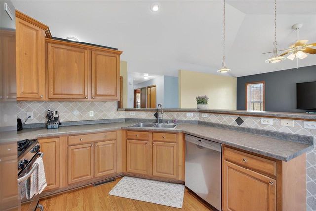 736 Bluestem Court, Sun Prairie, WI 53593