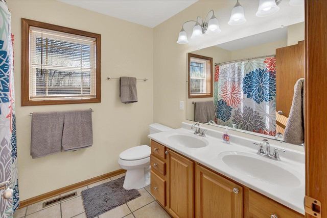 736 Bluestem Court, Sun Prairie, WI 53593