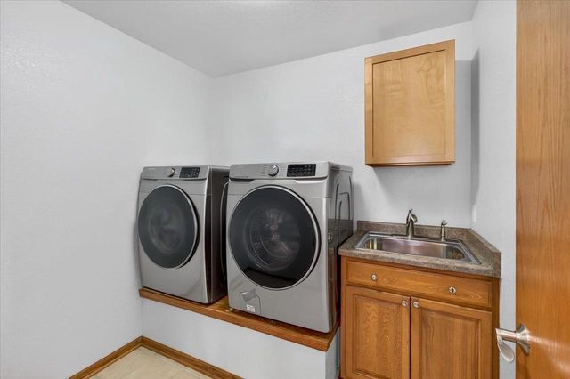 736 Bluestem Court, Sun Prairie, WI 53593