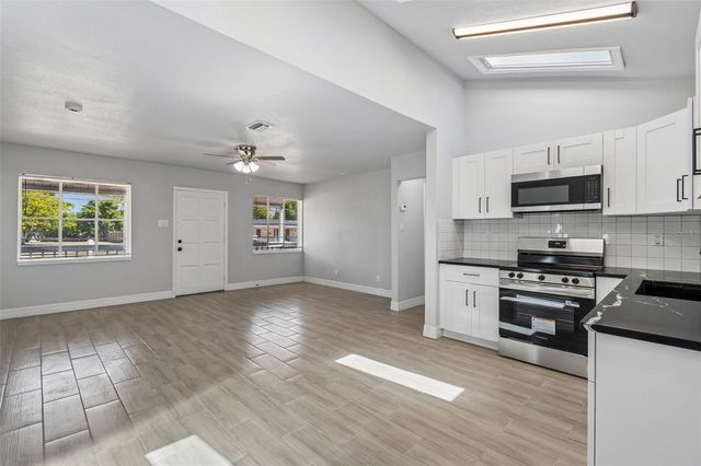 2309 21ST AVENUE W, Bradenton, FL 34205