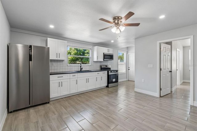 2309 21ST AVENUE W, Bradenton, FL 34205