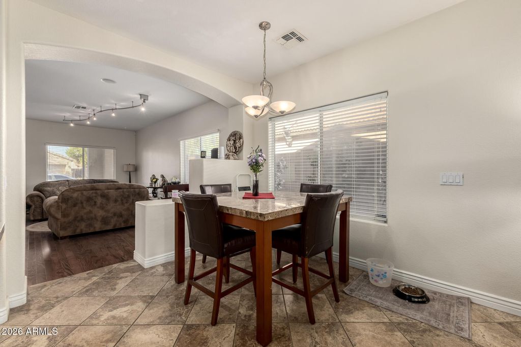 Image 10 of property listing at 11935 W JACKSON Street, Avondale, AZ 85323
