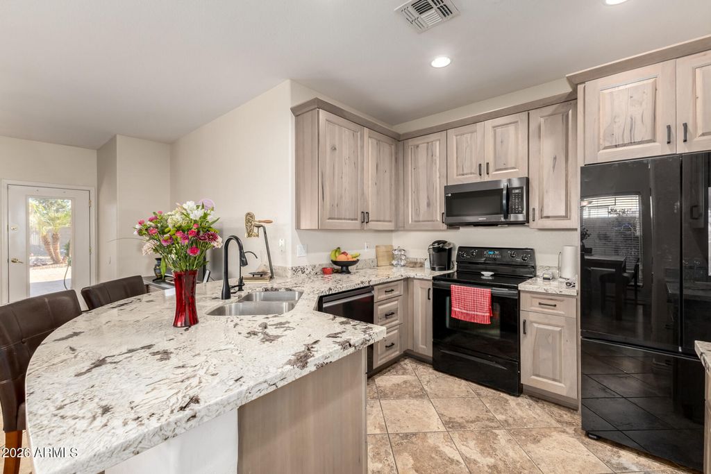 Image 12 of property listing at 11935 W JACKSON Street, Avondale, AZ 85323