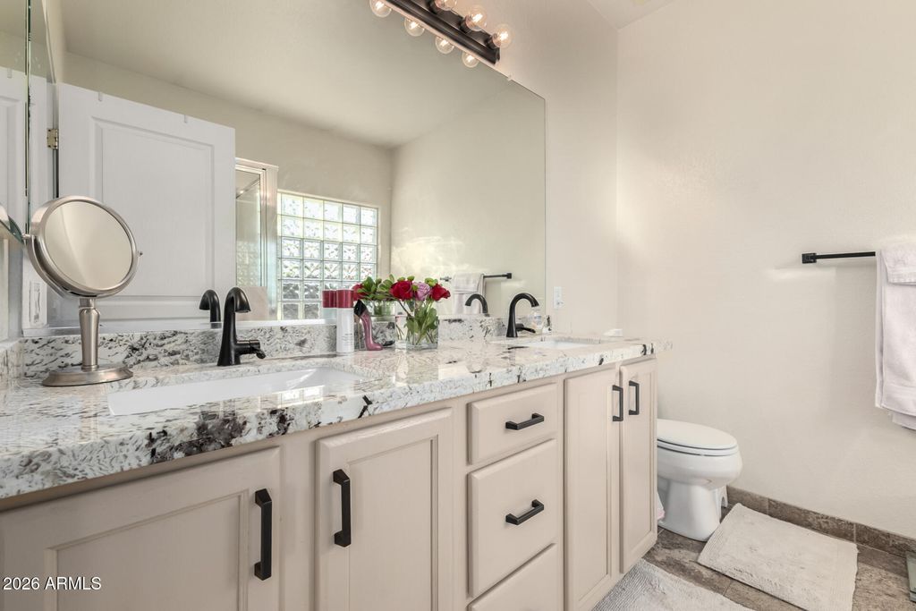 Image 19 of property listing at 11935 W JACKSON Street, Avondale, AZ 85323