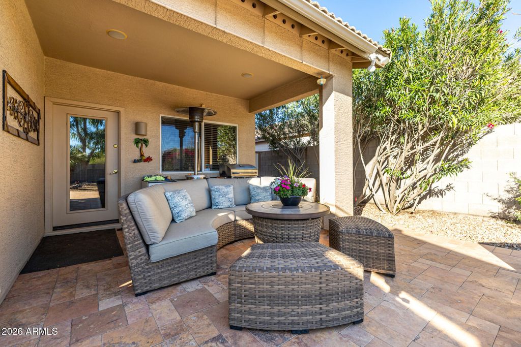 Image 4 of property listing at 11935 W JACKSON Street, Avondale, AZ 85323