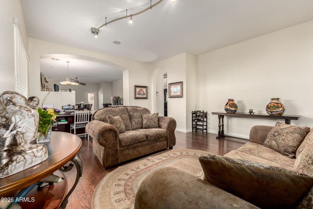 Image 8 of property listing at 11935 W JACKSON Street, Avondale, AZ 85323