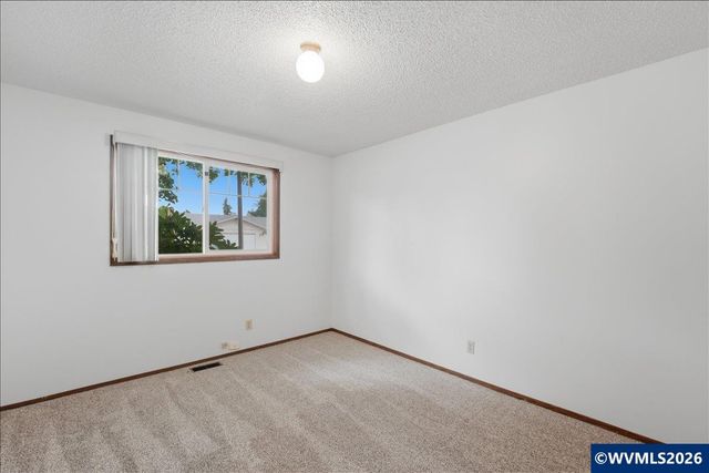 4866 Tanglewood Ct SE, Salem, OR 97317