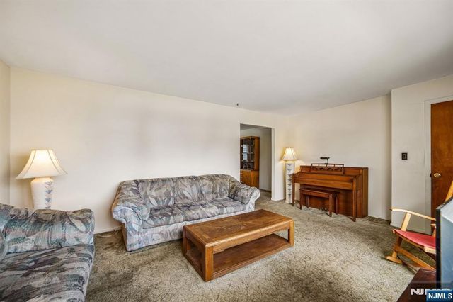 31 Division Street, Bloomfield, NJ 07003