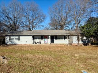 701-703 E 11th Street, Russellville, AR 72801